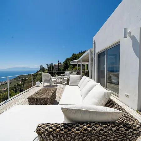 فيلة Stunning Sea View & Private Garden In *