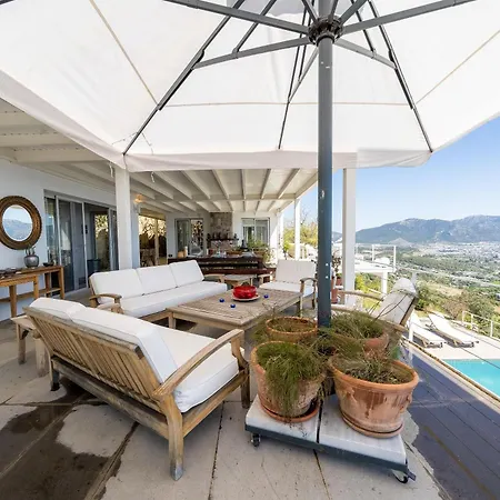 Stunning Sea View & Private Garden In فيلة *