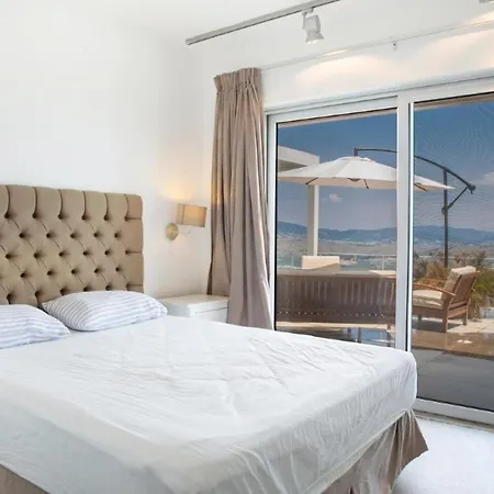 Stunning Sea View & Private Garden In بودروم