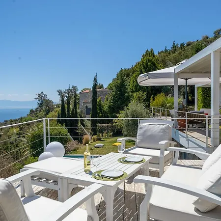 Stunning Sea View & Private Garden In Villa