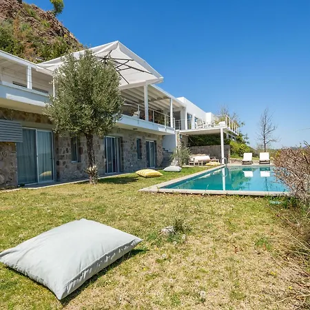 Stunning Sea View & Private Garden In