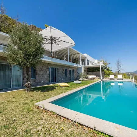 Stunning Sea View & Private Garden In Bodrum