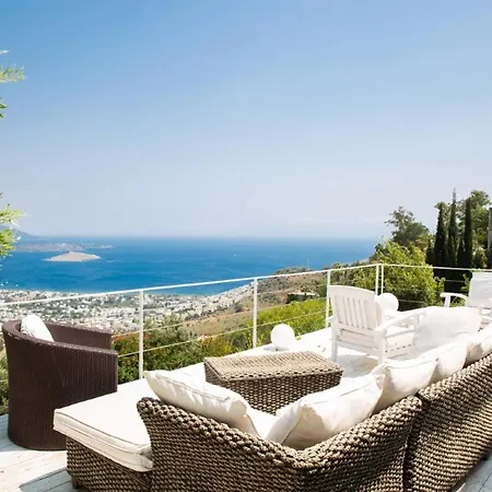 Stunning Sea View & Private Garden In Villa