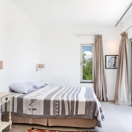 Stunning Sea View & Private Garden In Villa *
